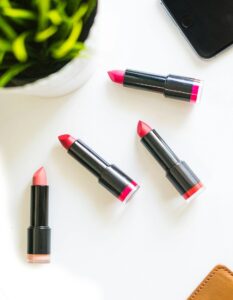 Read more about the article Top Makeup Tips Using CBG Cosmetics